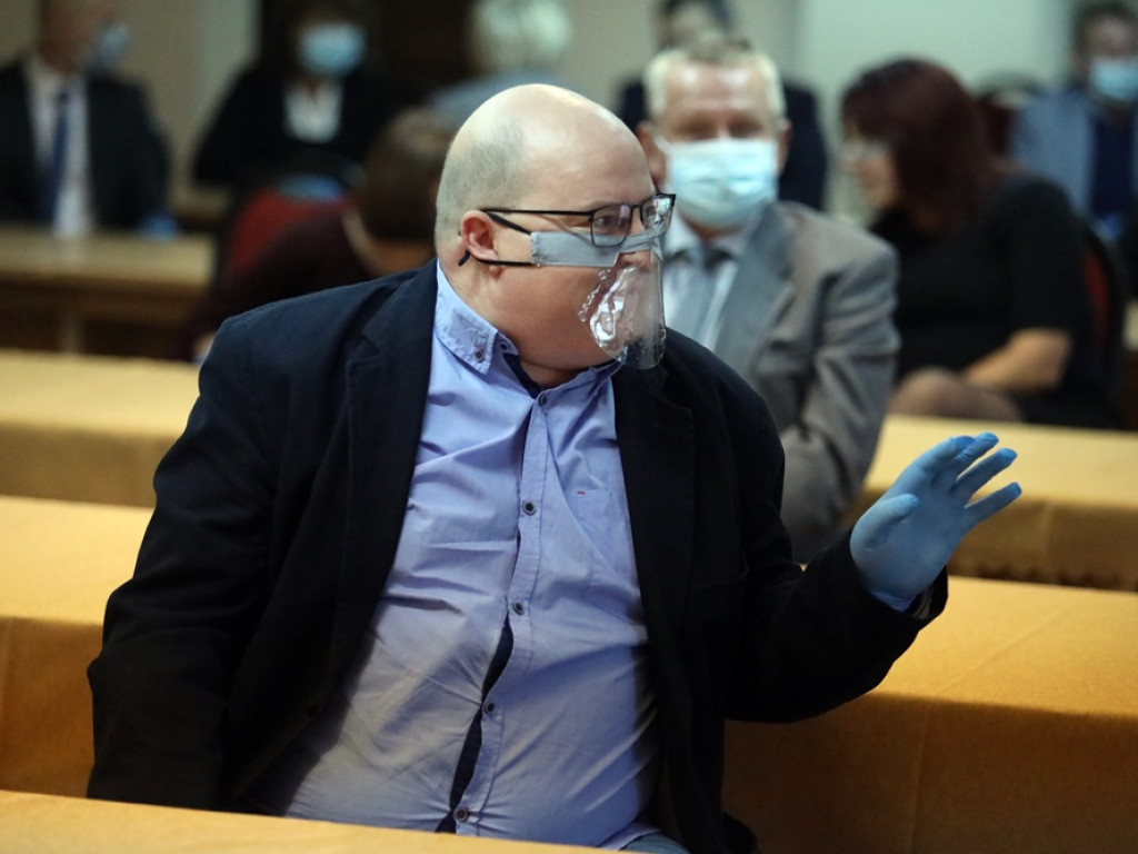 Dzień Edukacji Narodowej w maseczkach i rękawiczkach