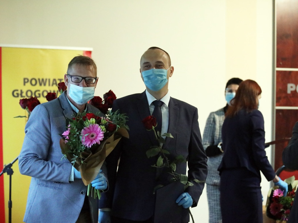 Dzień Edukacji Narodowej w maseczkach i rękawiczkach