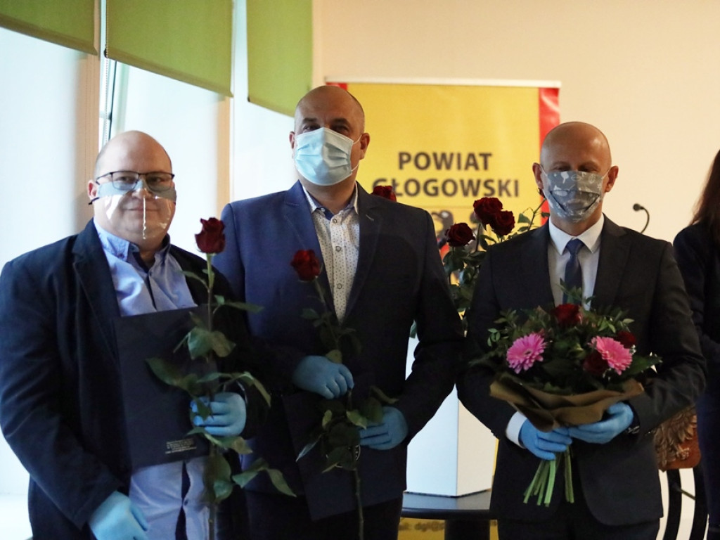 Dzień Edukacji Narodowej w maseczkach i rękawiczkach