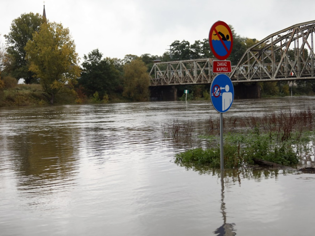 Fala wezbraniowa na Odrze zbliża się do Głogowa