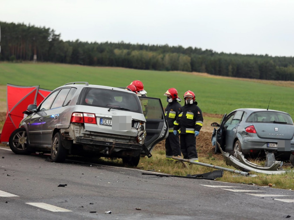 Śmiertelny wypadek. Kobieta zginęła na miejscu. Cztery kolejne osoby poszkodowane
