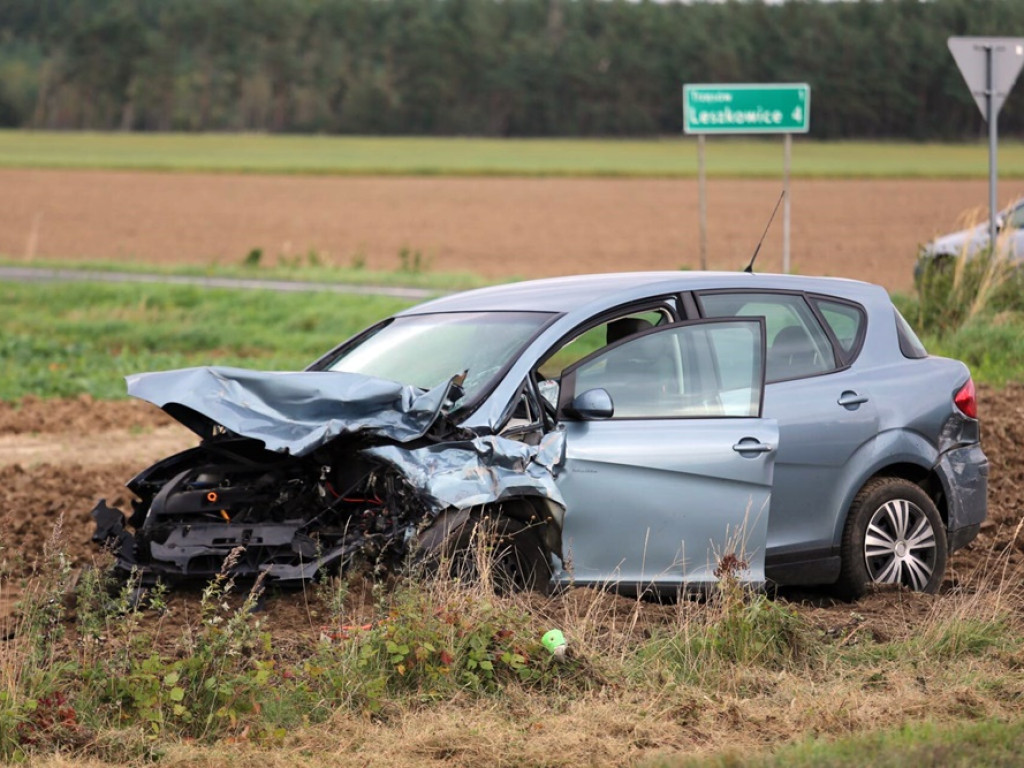 Śmiertelny wypadek. Kobieta zginęła na miejscu. Cztery kolejne osoby poszkodowane
