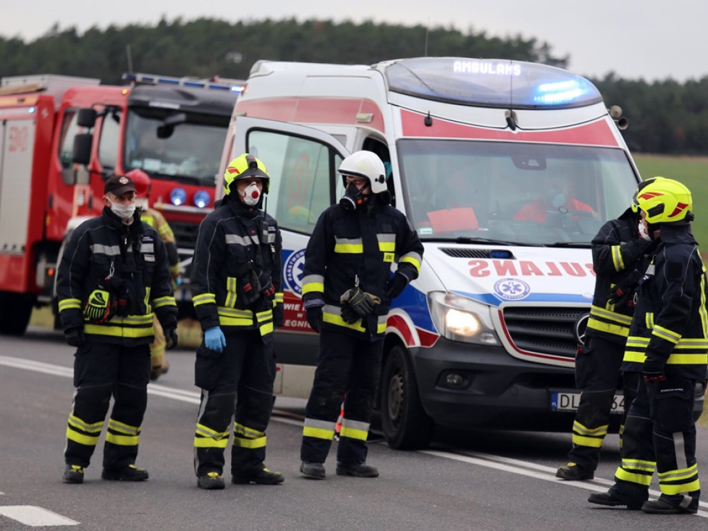 Śmiertelny wypadek. Kobieta zginęła na miejscu. Cztery kolejne osoby poszkodowane