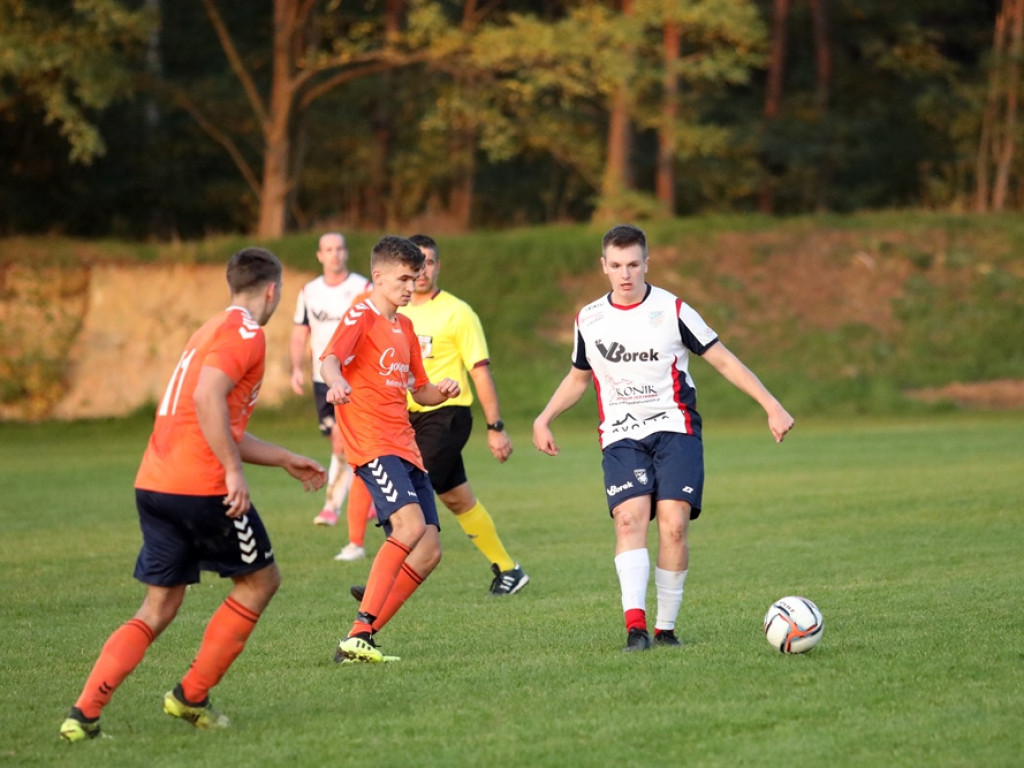 W Borku świętowali, bo wygrali gminne derby