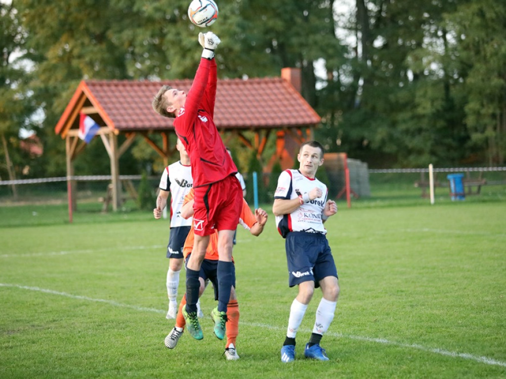 W Borku świętowali, bo wygrali gminne derby