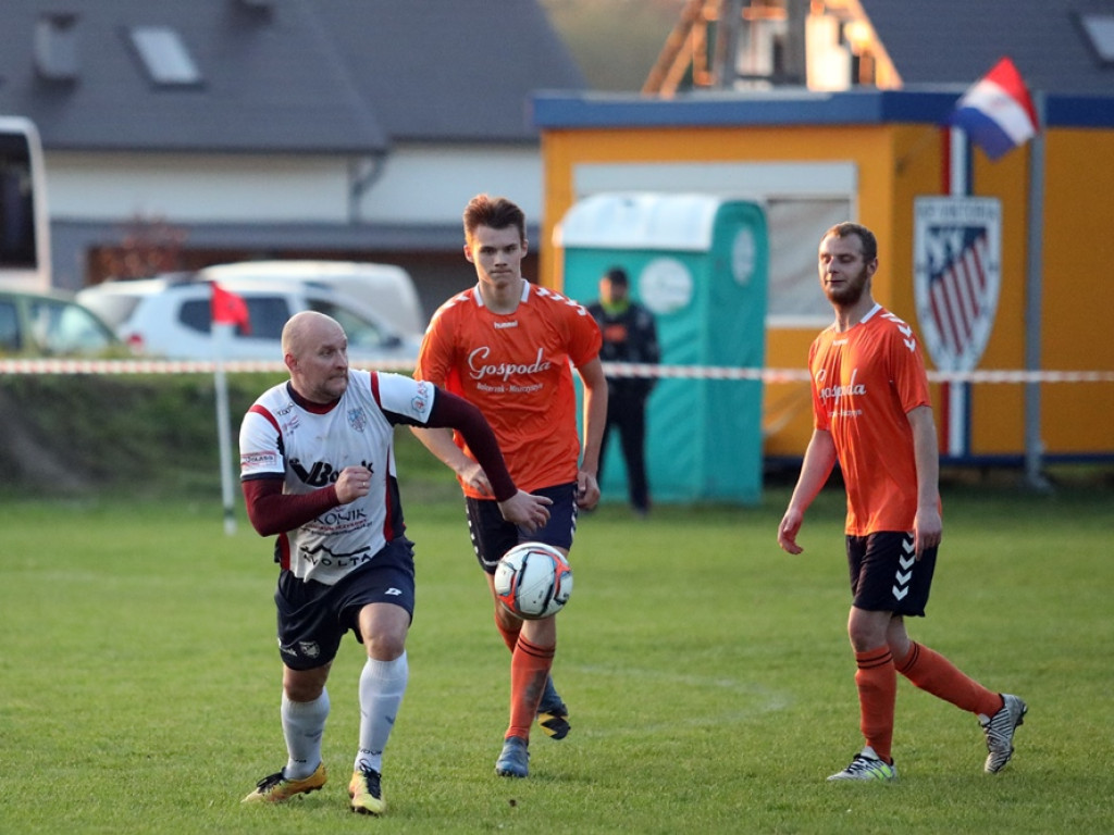 W Borku świętowali, bo wygrali gminne derby