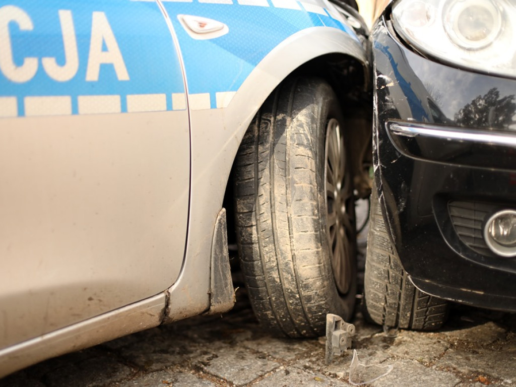 Jak doszło do kolizji z udziałem policji? Są poszkodowani