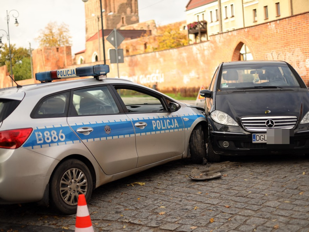 Jak doszło do kolizji z udziałem policji? Są poszkodowani