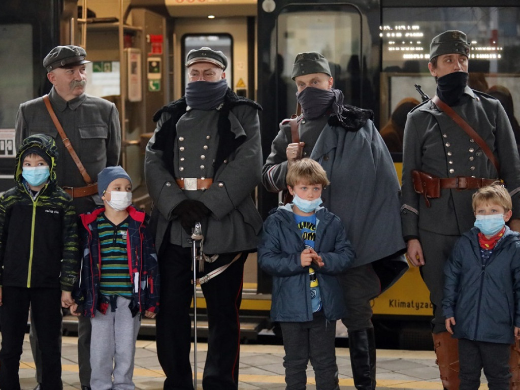 Historyczna podróż z Wrocławia do Głogowa. Tak uczcili pamięć o bohaterach