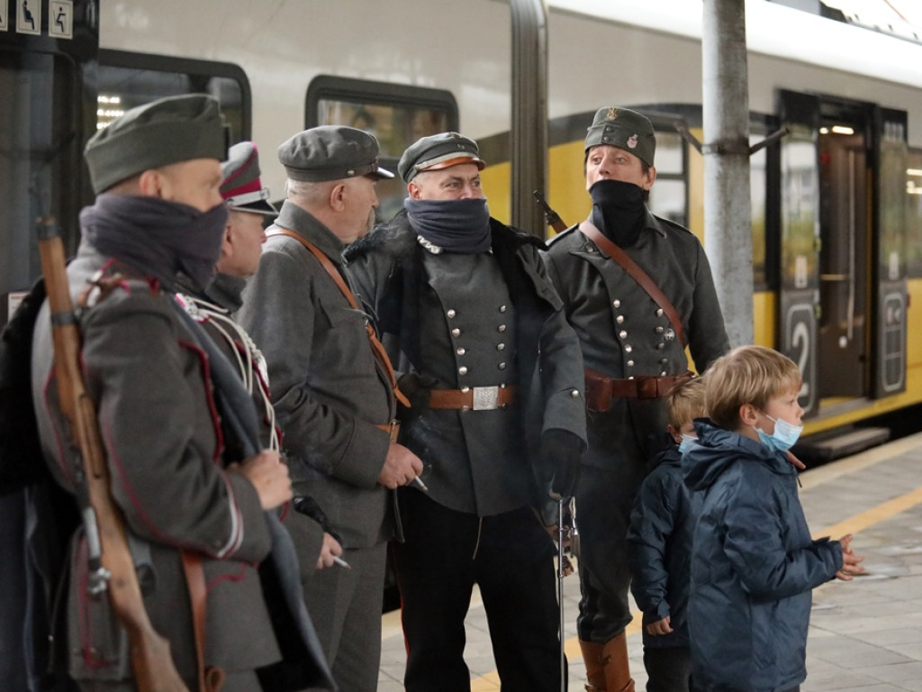 Historyczna podróż z Wrocławia do Głogowa. Tak uczcili pamięć o bohaterach