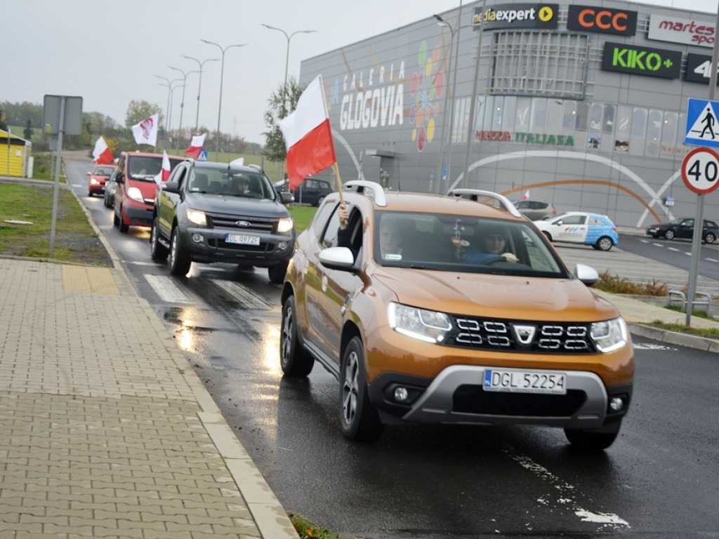 Samochodowa parada z okazji Święta Niepodległości