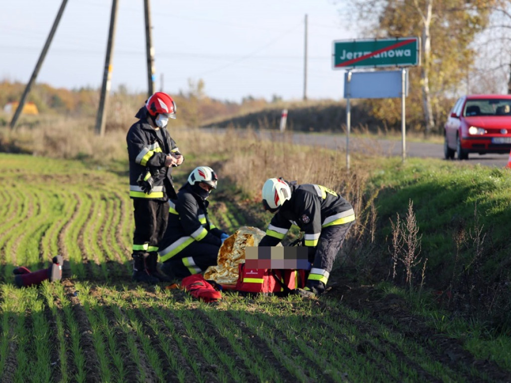 Zderzenie dwóch aut w Jerzmanowej. Jedna osoba w szpitalu