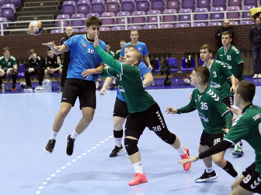 Juniorzy rzucili swoje i mogli cieszyć się z wygranej