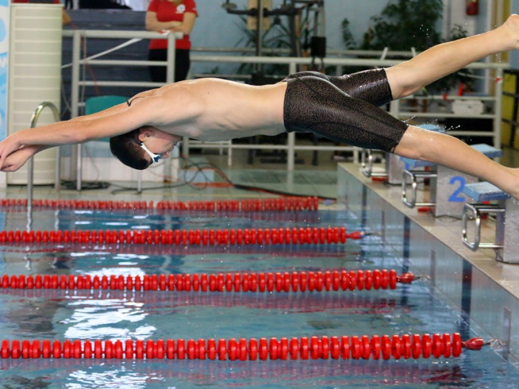 140 zawodników na starcie. Pływacka Barbórka w Głogowie