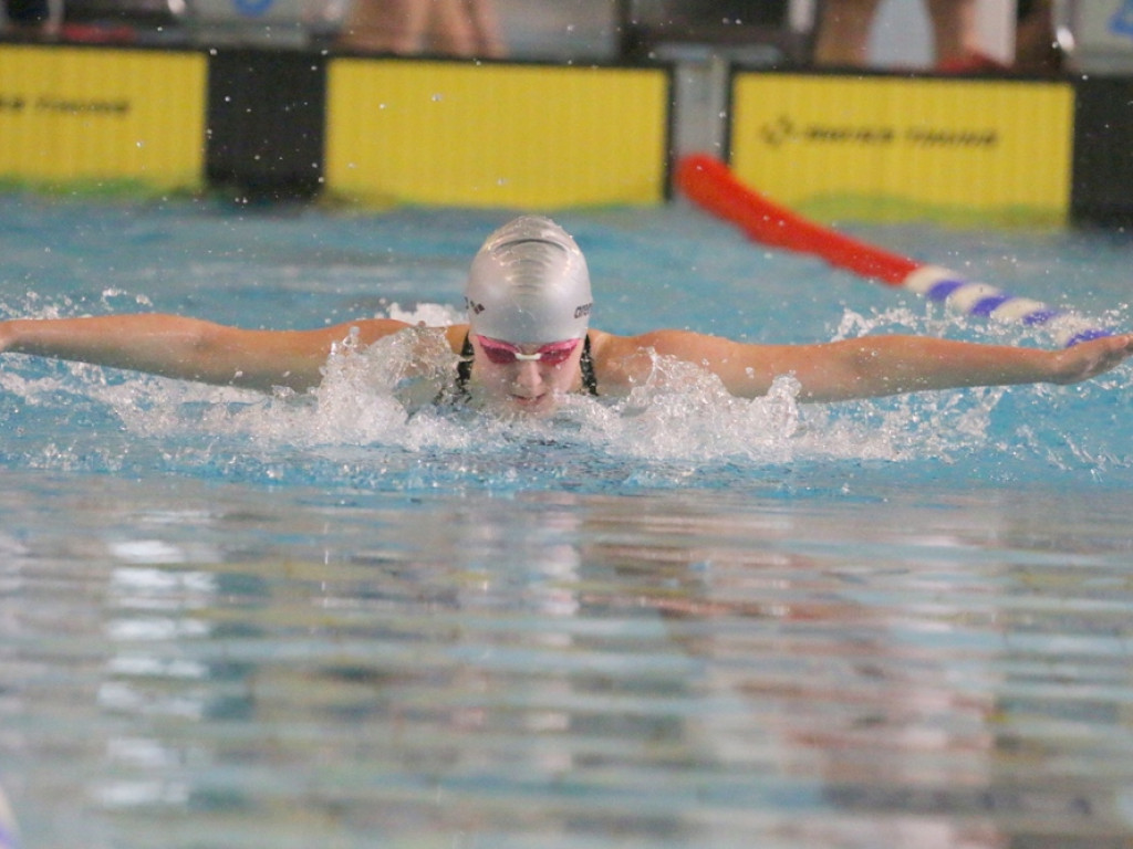 140 zawodników na starcie. Pływacka Barbórka w Głogowie