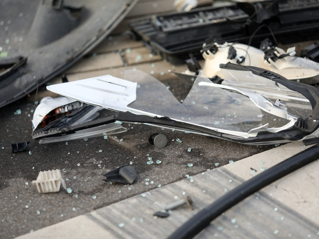 BMW wymusiło pierwszeństwo. Matka i 6-letnie dziecko w szpitalu