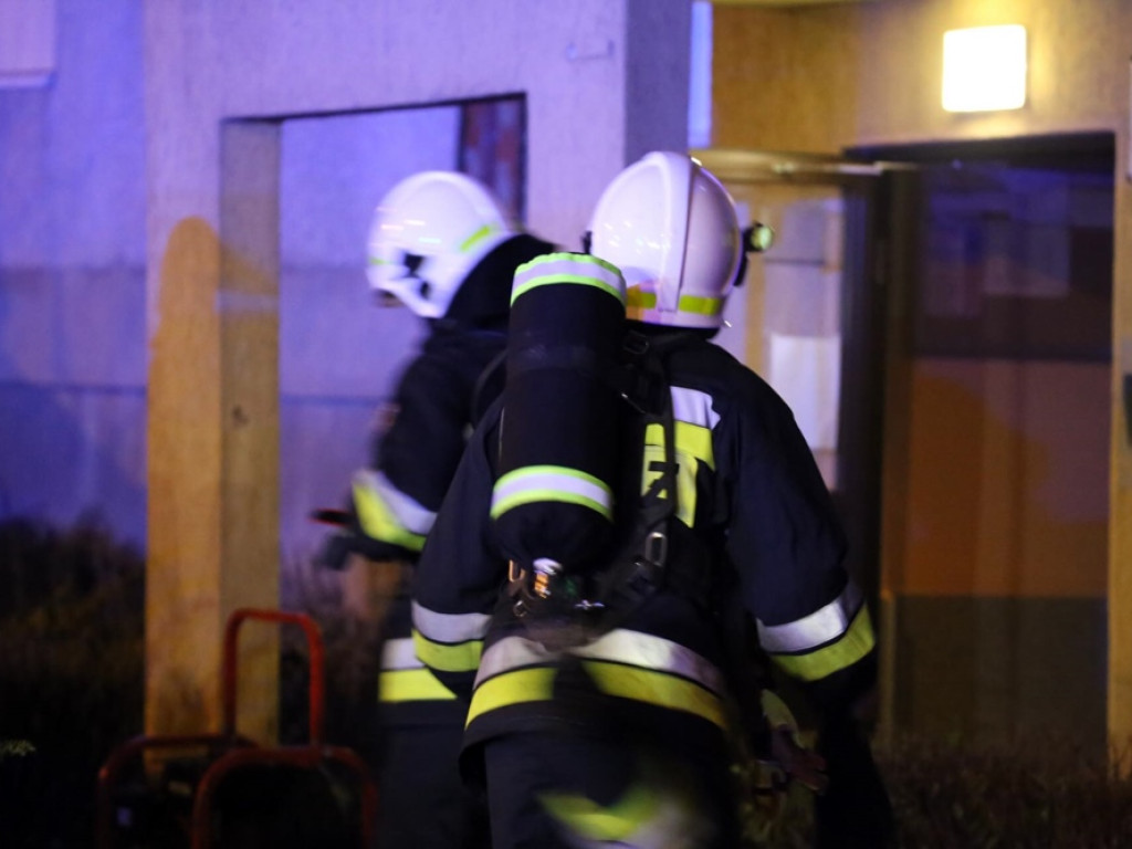 Pożar mieszkania w bloku przy ul Łokietka. Sąsiedzi mówią, że doszło do wybuchu