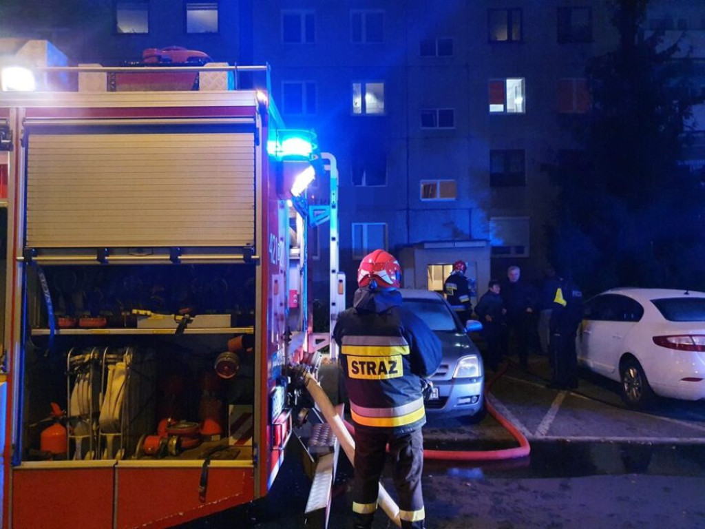 Pożar mieszkania w bloku przy ul Łokietka. Sąsiedzi mówią, że doszło do wybuchu