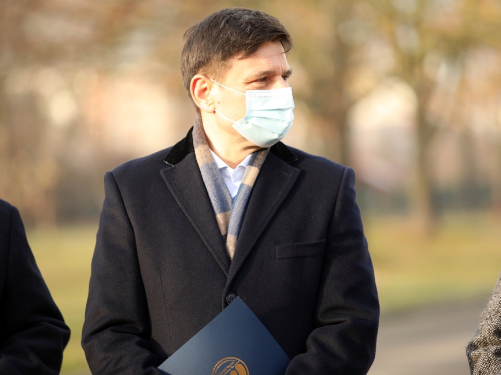Nowa karetka dla szpitala w Głogowie. Złożyły się lokalne samorządy