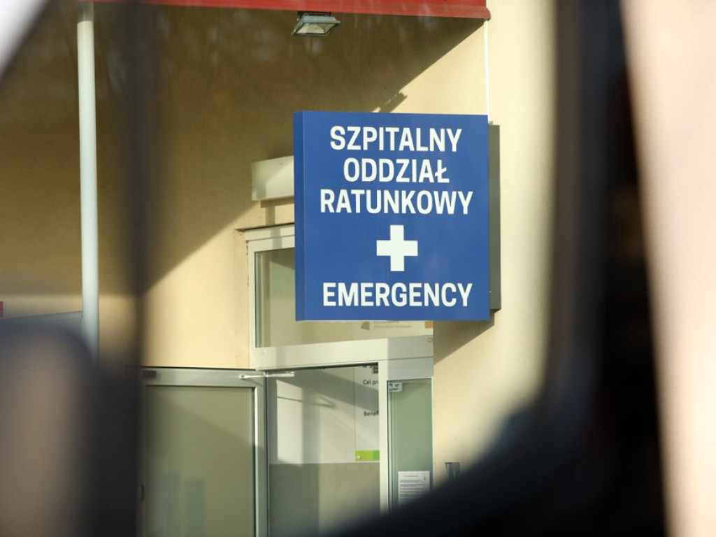 Nowa karetka dla szpitala w Głogowie. Złożyły się lokalne samorządy