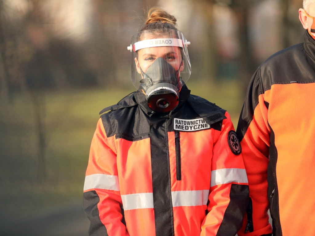 Nowa karetka dla szpitala w Głogowie. Złożyły się lokalne samorządy