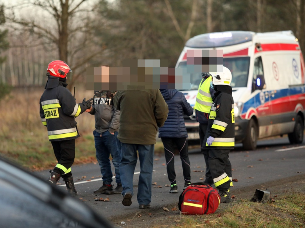 Było to czołowe zderzenie. Wśród poszkodowanych jest dziecko