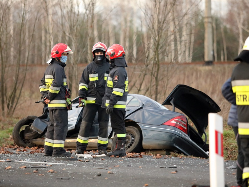 Było to czołowe zderzenie. Wśród poszkodowanych jest dziecko