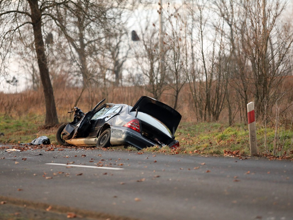 Było to czołowe zderzenie. Wśród poszkodowanych jest dziecko