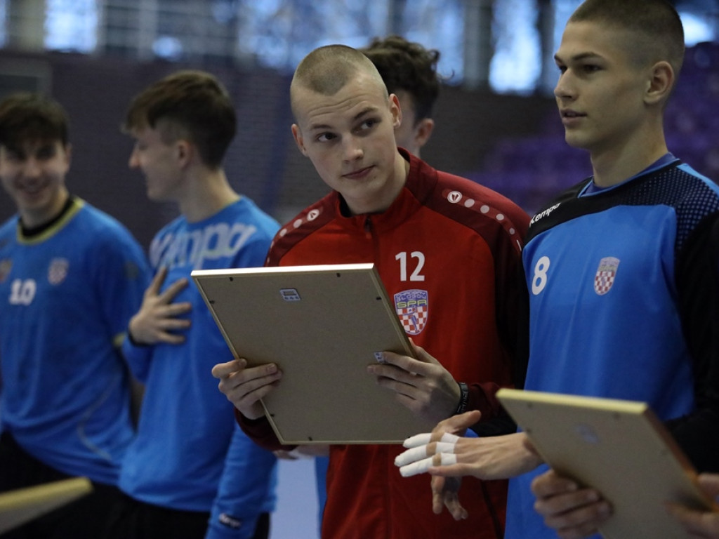 Młodzi szczypiorniści wyróżnieni! Dyplomy za sportowe osiągnięcia