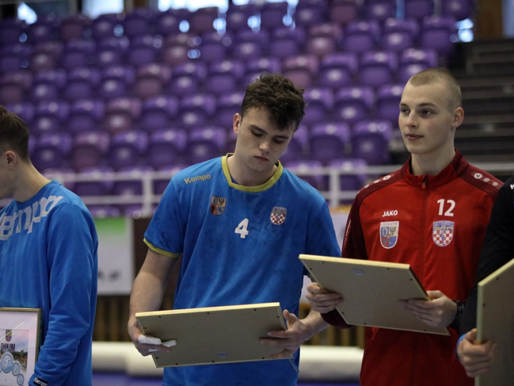 Młodzi szczypiorniści wyróżnieni! Dyplomy za sportowe osiągnięcia