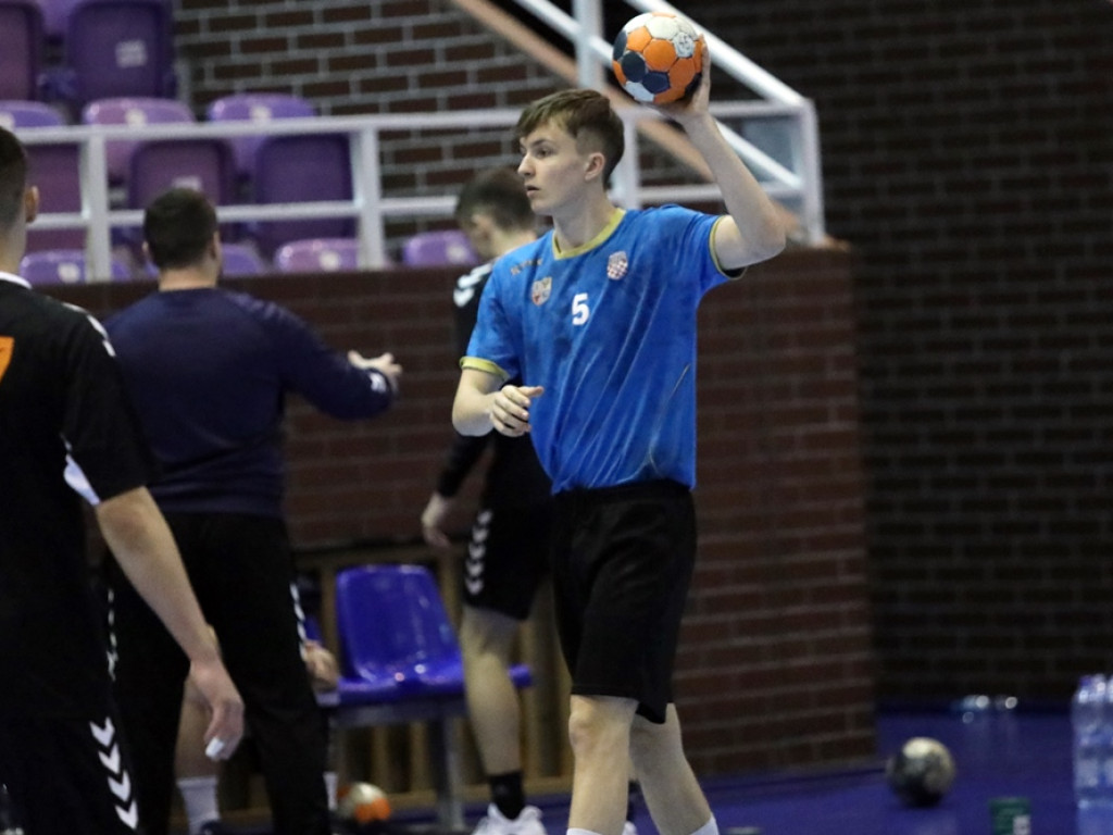 Jeden krok od awansu! Juniorzy Chrobrego zdemolowali Zagłębie
