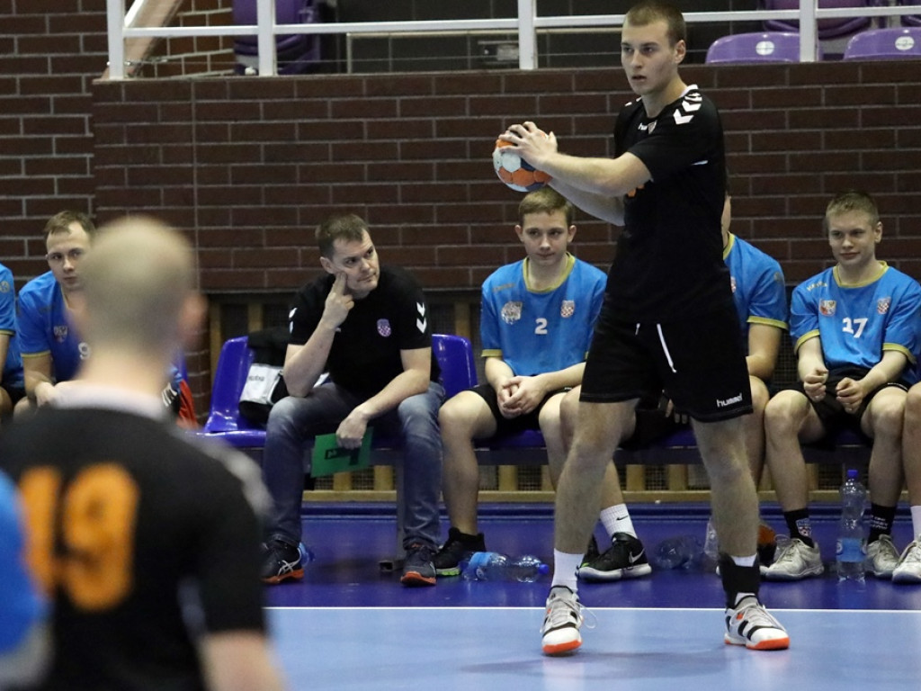 Jeden krok od awansu! Juniorzy Chrobrego zdemolowali Zagłębie