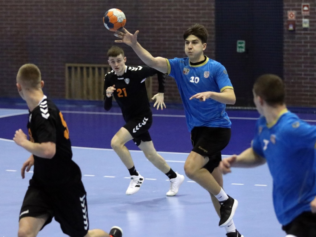 Jeden krok od awansu! Juniorzy Chrobrego zdemolowali Zagłębie