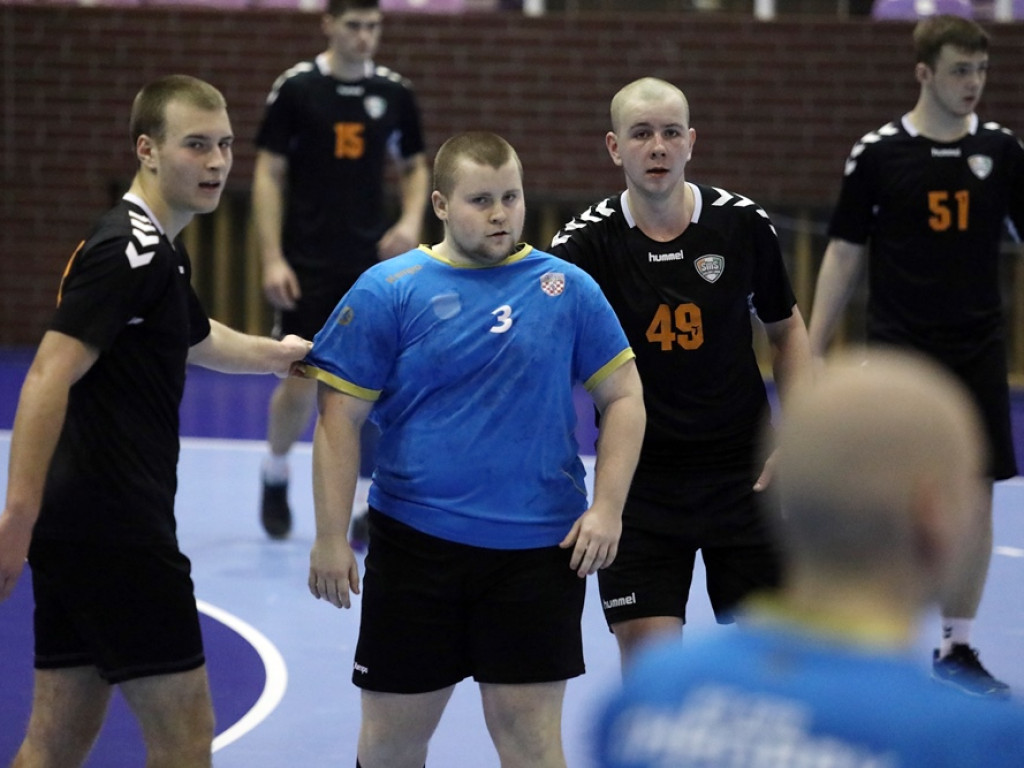 Jeden krok od awansu! Juniorzy Chrobrego zdemolowali Zagłębie
