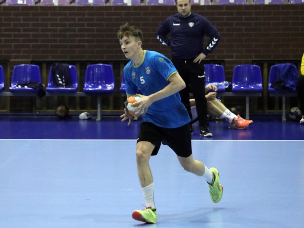 Jeden krok od awansu! Juniorzy Chrobrego zdemolowali Zagłębie