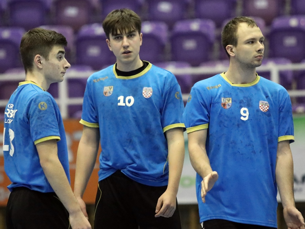 Piękna bramka Słupskiego! Wygrana juniorów rzutem na taśmę