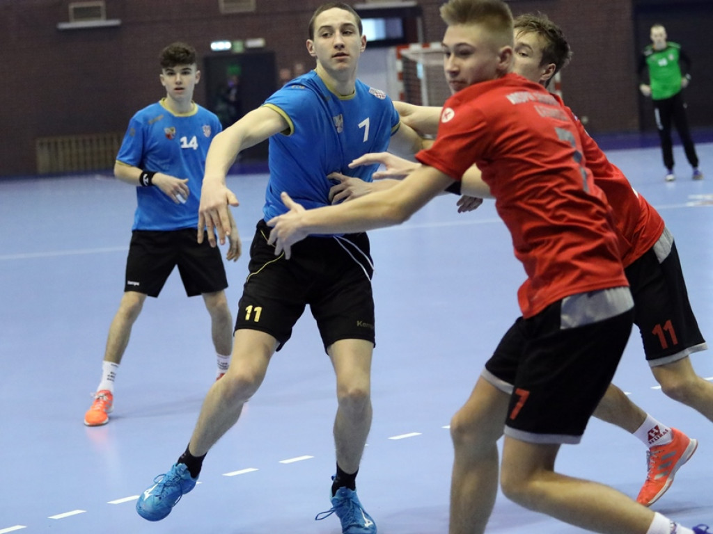Piękna bramka Słupskiego! Wygrana juniorów rzutem na taśmę