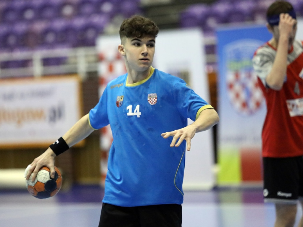Piękna bramka Słupskiego! Wygrana juniorów rzutem na taśmę