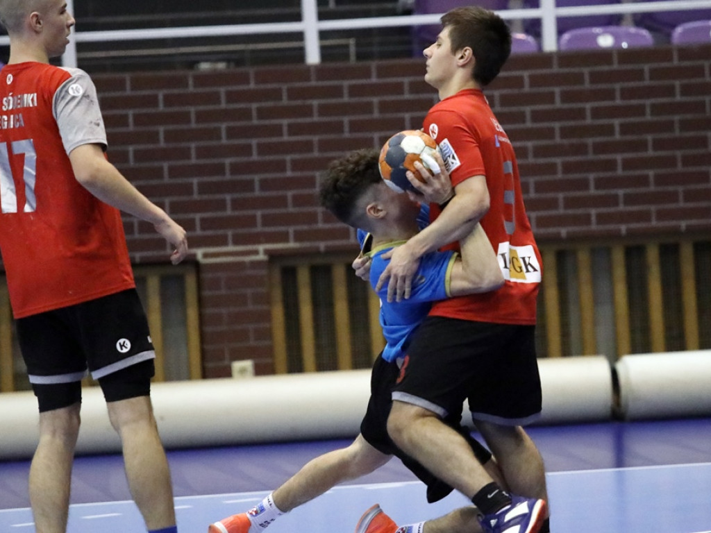 Piękna bramka Słupskiego! Wygrana juniorów rzutem na taśmę