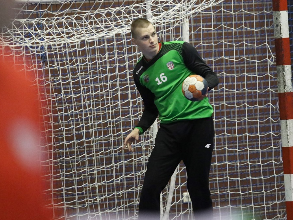 Piękna bramka Słupskiego! Wygrana juniorów rzutem na taśmę