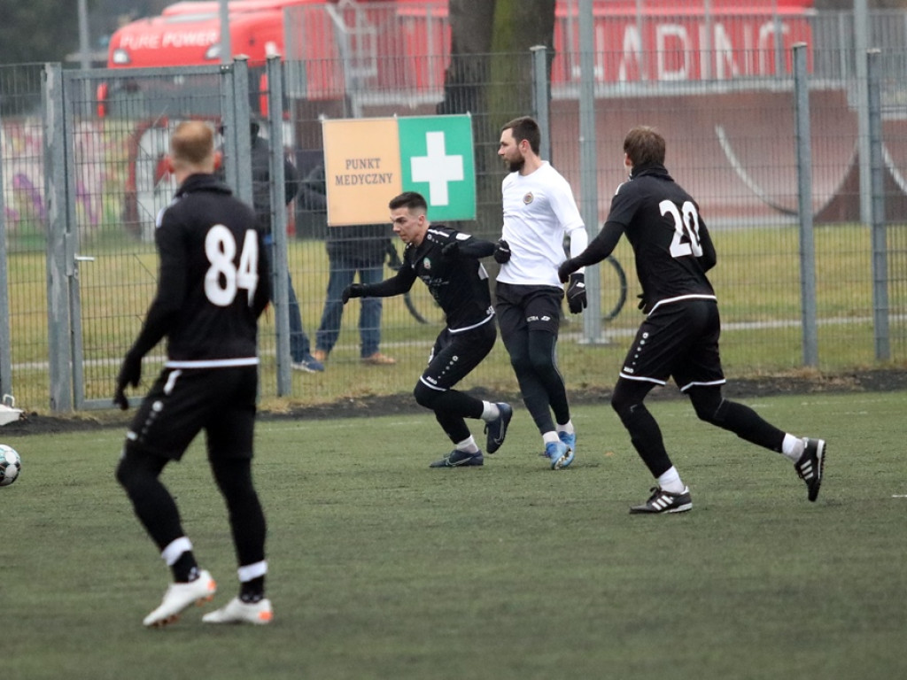 Chrobry wygrał sparingowe derby. Bieszczad obronił karnego