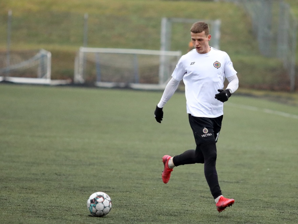 Chrobry wygrał sparingowe derby. Bieszczad obronił karnego