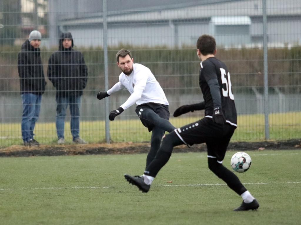 Chrobry wygrał sparingowe derby. Bieszczad obronił karnego