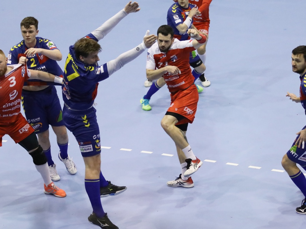 Sporo walki na parkiecie. MKS Kalisz o jedną bramkę lepszy