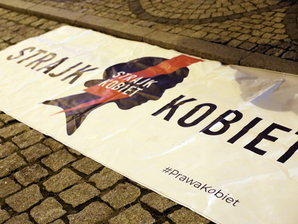 Kobiety znowu wyszły na ulicę. Jest publikacja uzasadnienia wyroku TK w sprawie aborcji