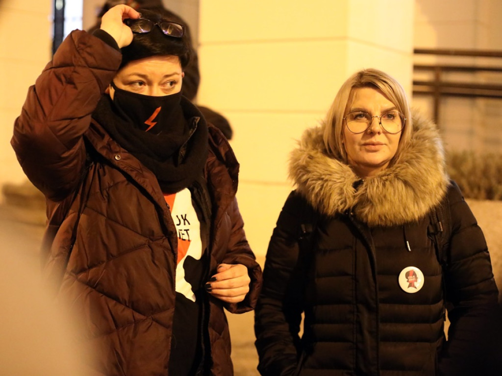 Kobiety znowu wyszły na ulicę. Jest publikacja uzasadnienia wyroku TK w sprawie aborcji