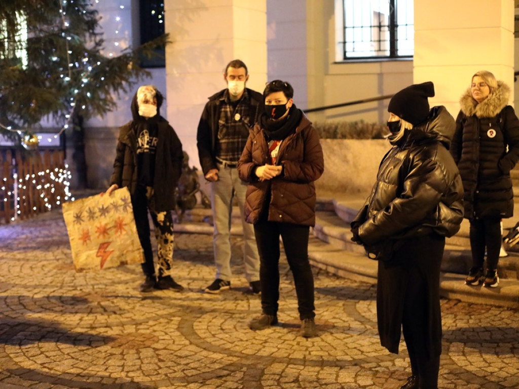 Kobiety znowu wyszły na ulicę. Jest publikacja uzasadnienia wyroku TK w sprawie aborcji
