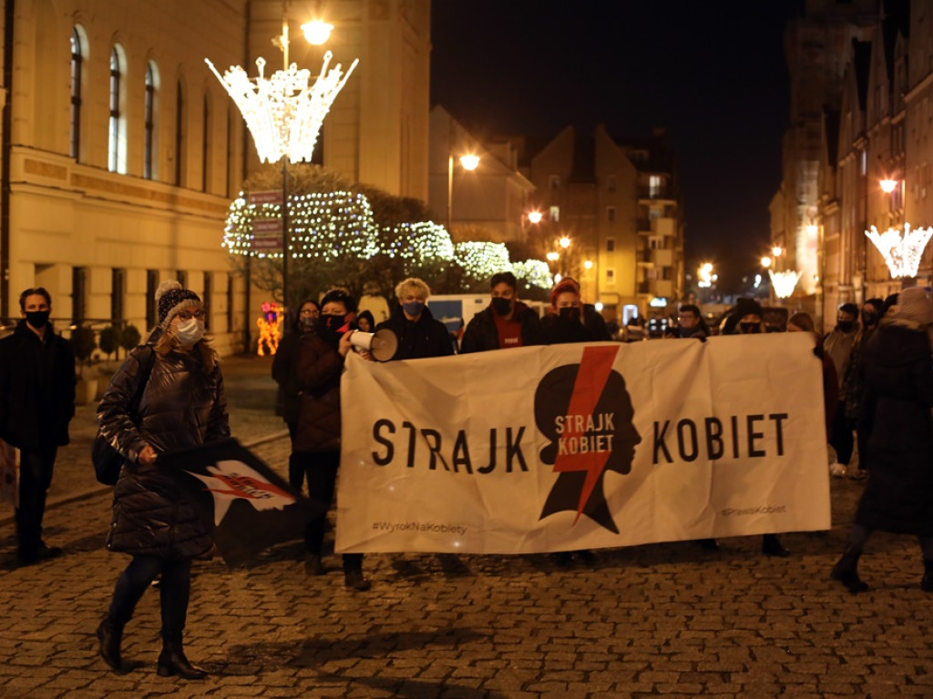 Kobiety znowu wyszły na ulicę. Jest publikacja uzasadnienia wyroku TK w sprawie aborcji