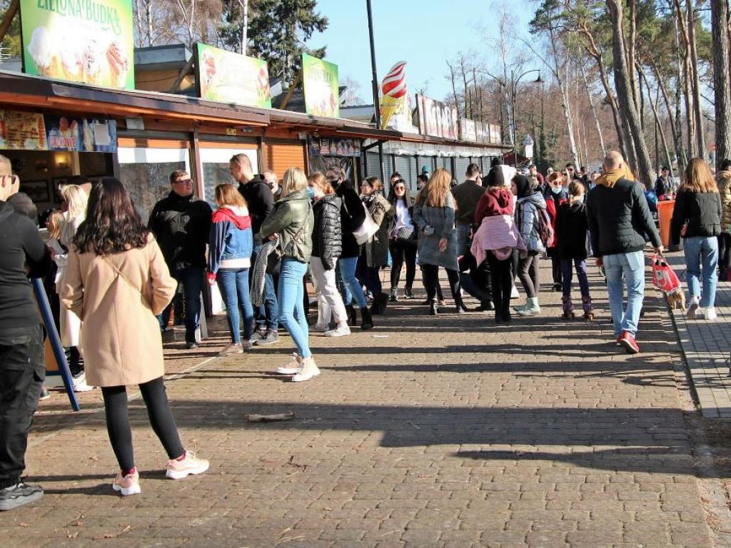 Ludzie chyba poczuli wiosnę. Sława w ten weekend pękała w szwach