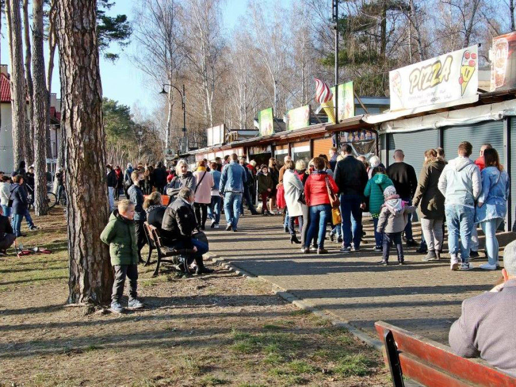 Ludzie chyba poczuli wiosnę. Sława w ten weekend pękała w szwach